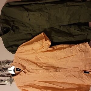 🫂  size large x2 shirts